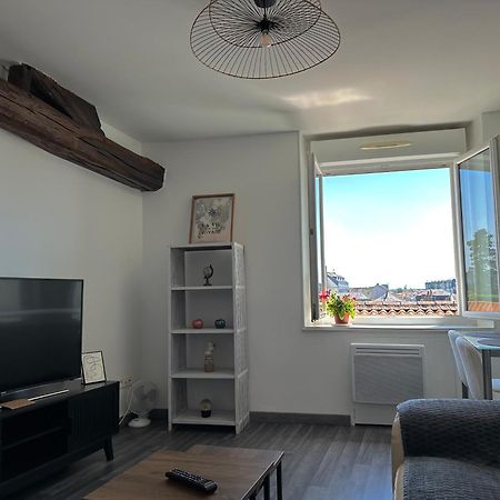 Appartement Cosy En Centre Ville Cholet Exterior photo