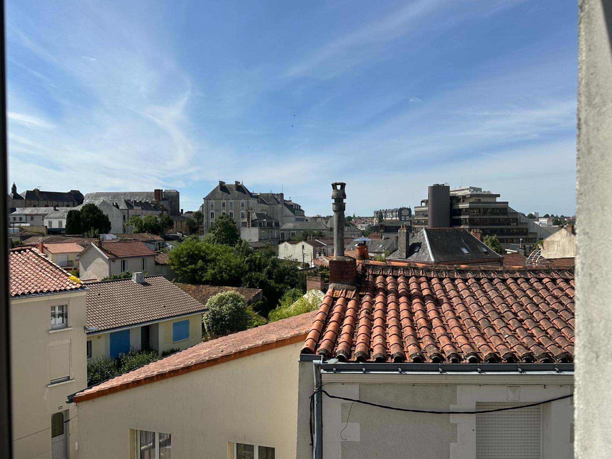 Appartement Cosy En Centre Ville Cholet Exterior photo