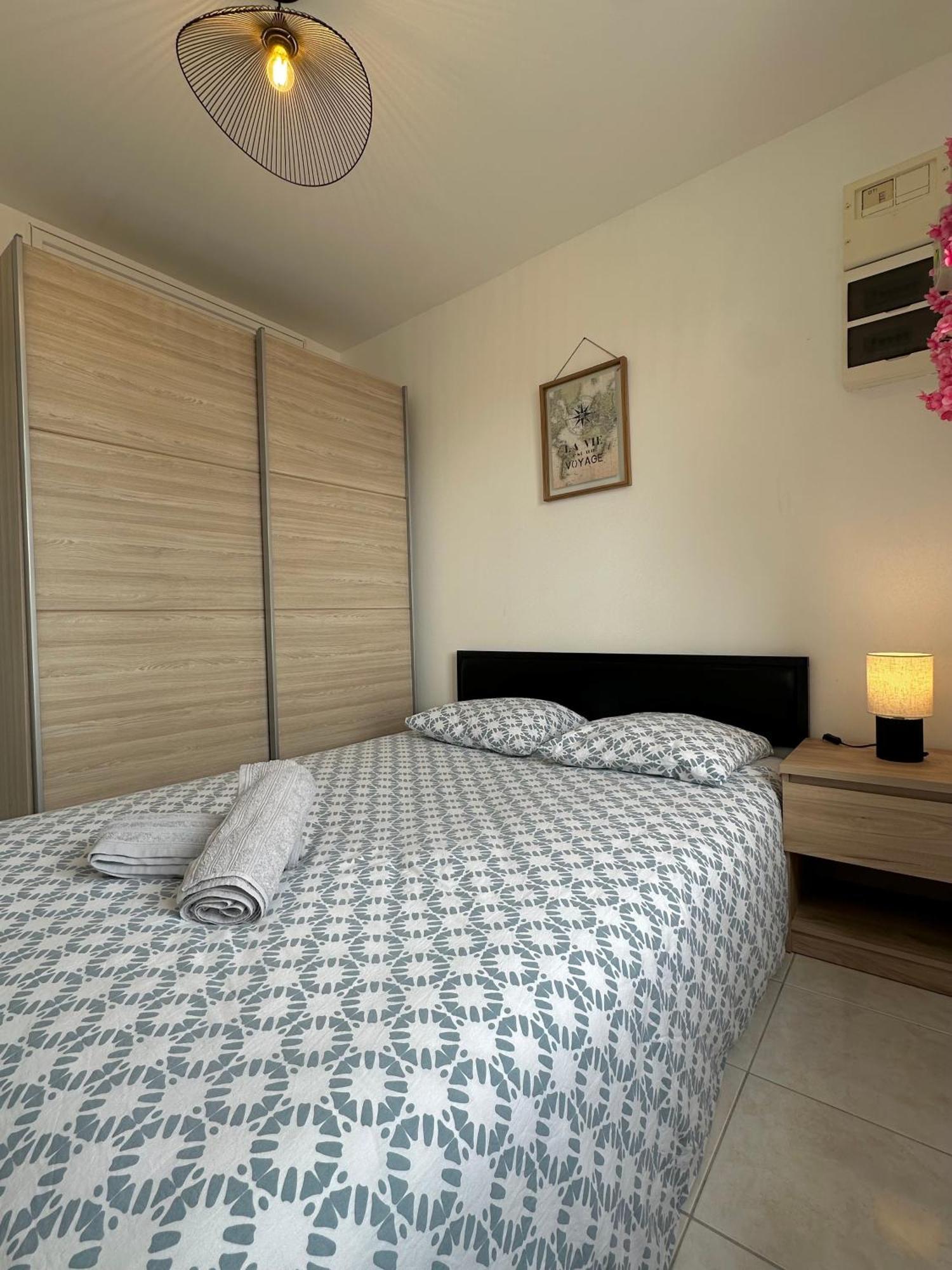 Appartement Cosy En Centre Ville Cholet Exterior photo